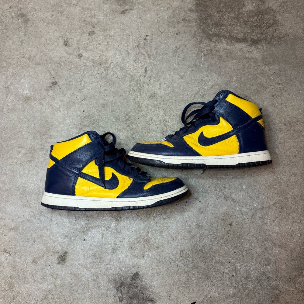 Vintage Nike Dunk High “Michigan” Men’s 8.5 US